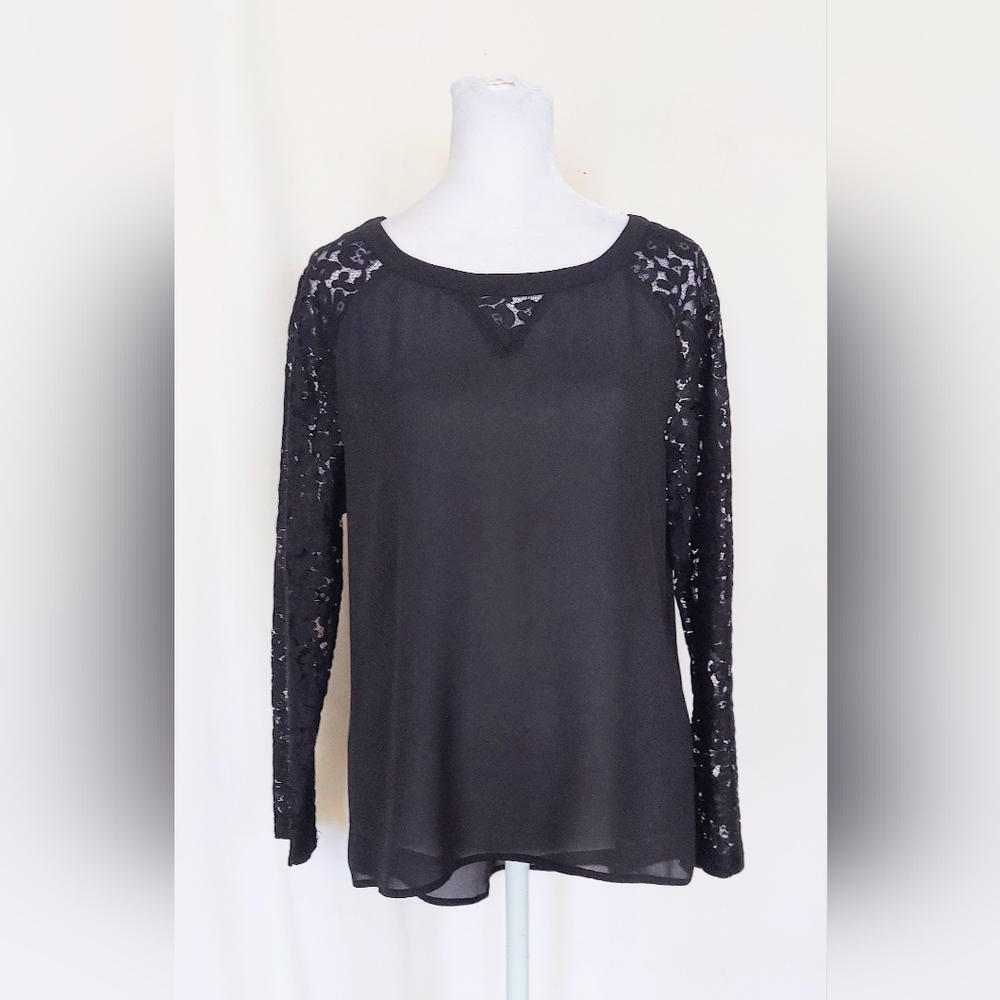 Scilla by Dora Landa Long Sleeve Semi Sheer Floral Lace Top Black Petite Small